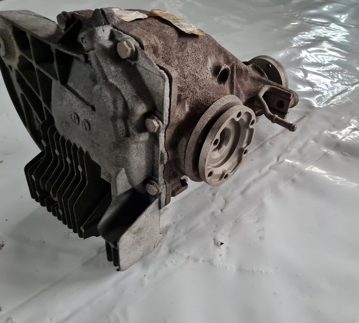 Aizmugurējais reduktors priekš BMW 6 E63 645 2004