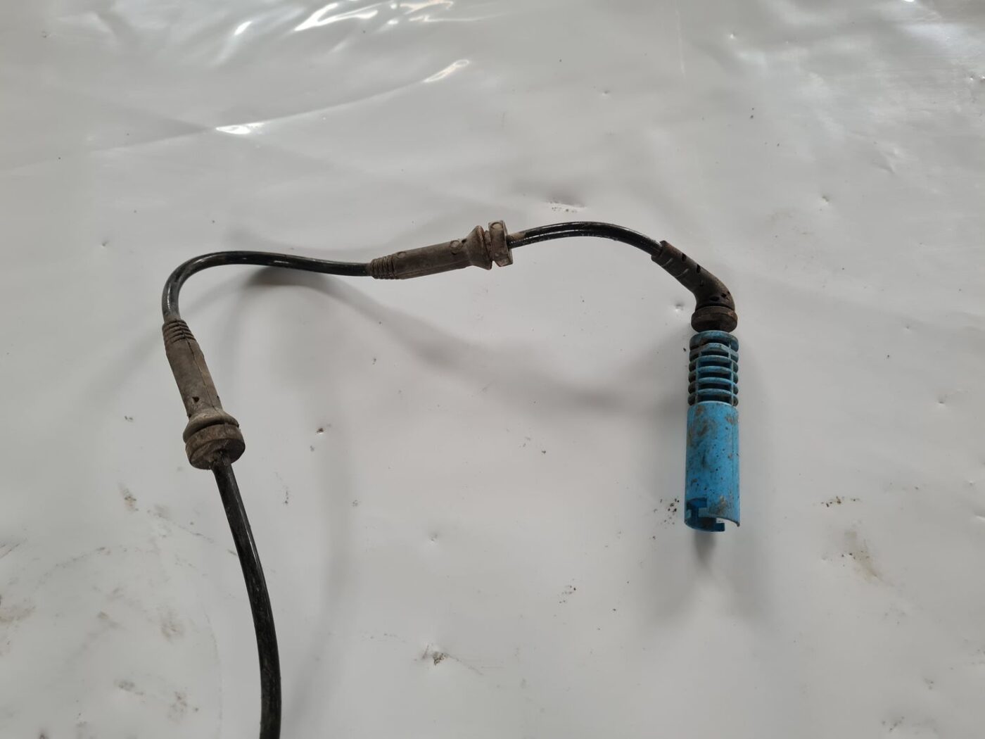 ABS devējs priekš BMW 6 E63 645 2004 4 ABS devējs priekš BMW 6 E63 645 2004