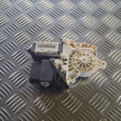 Elektrisko stiklu motors priekš VW GOLF 5 2004