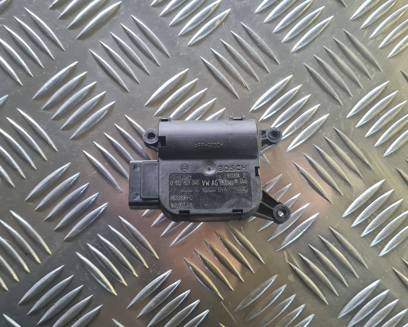 Apsildes sistēmas aktuators priekš VW GOLF 5 2004 1 Apsildes sistēmas aktuators priekš VW GOLF 5 2004