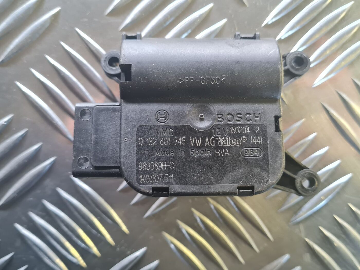 Apsildes sistēmas aktuators priekš VW GOLF 5 2004 2 Apsildes sistēmas aktuators priekš VW GOLF 5 2004