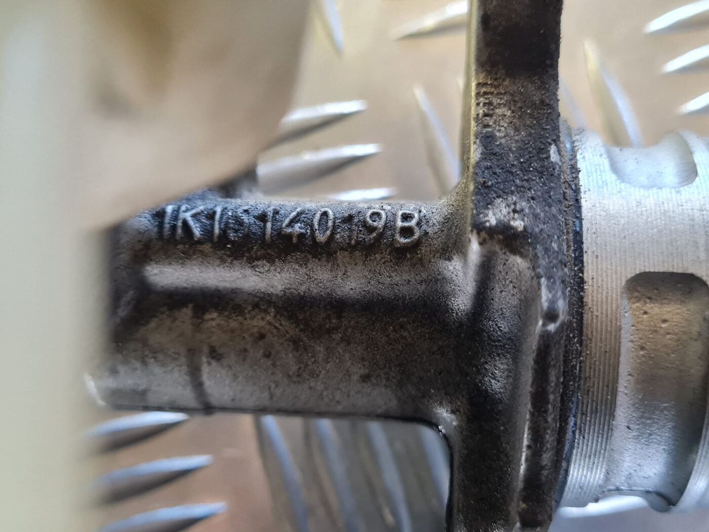 Bremžu pastiprinātāja galvenais cilindrs priekš VW GOLF 5 2004