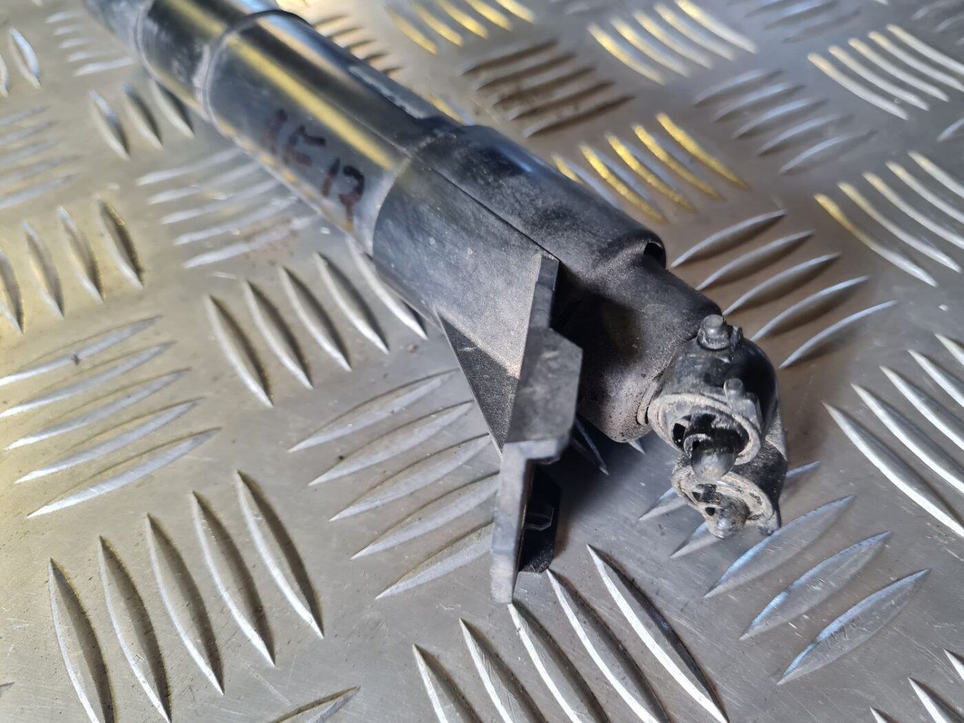 Lukturu mazgātāja sprausla priekš VW GOLF 5 2004 4 Lukturu mazgātāja sprausla priekš VW GOLF 5 2004