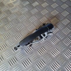 Aizmugurējāis labais durvju rokturis priekš VW GOLF 5 2004