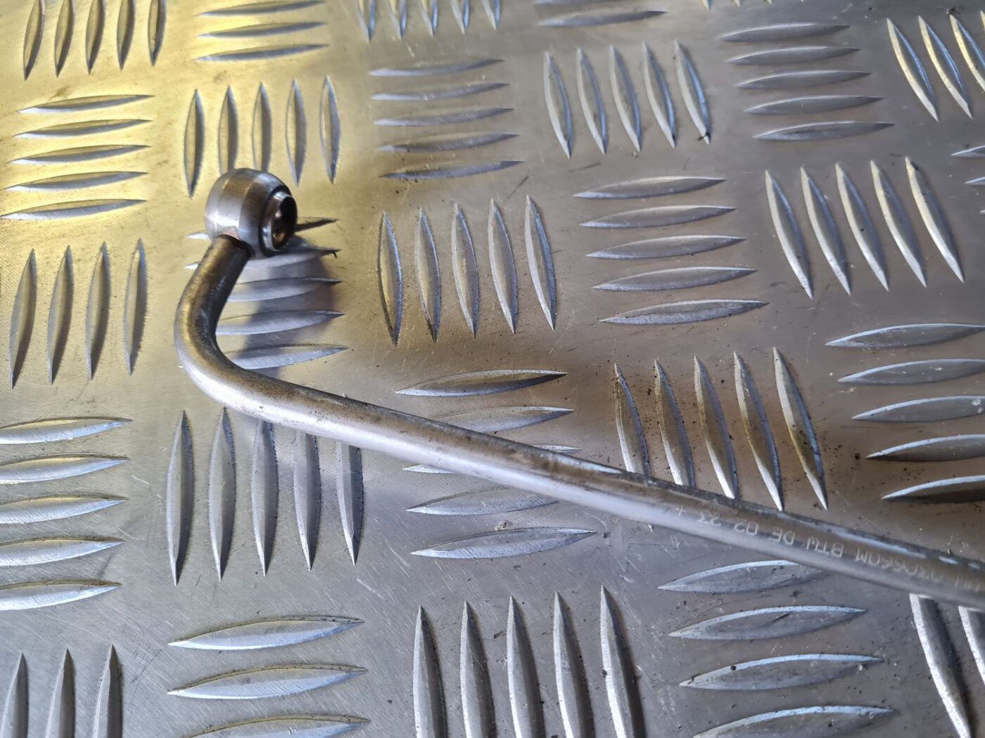 Degvielas caurule priekš VW GOLF 5 2004 8 Degvielas caurule priekš VW GOLF 5 2004