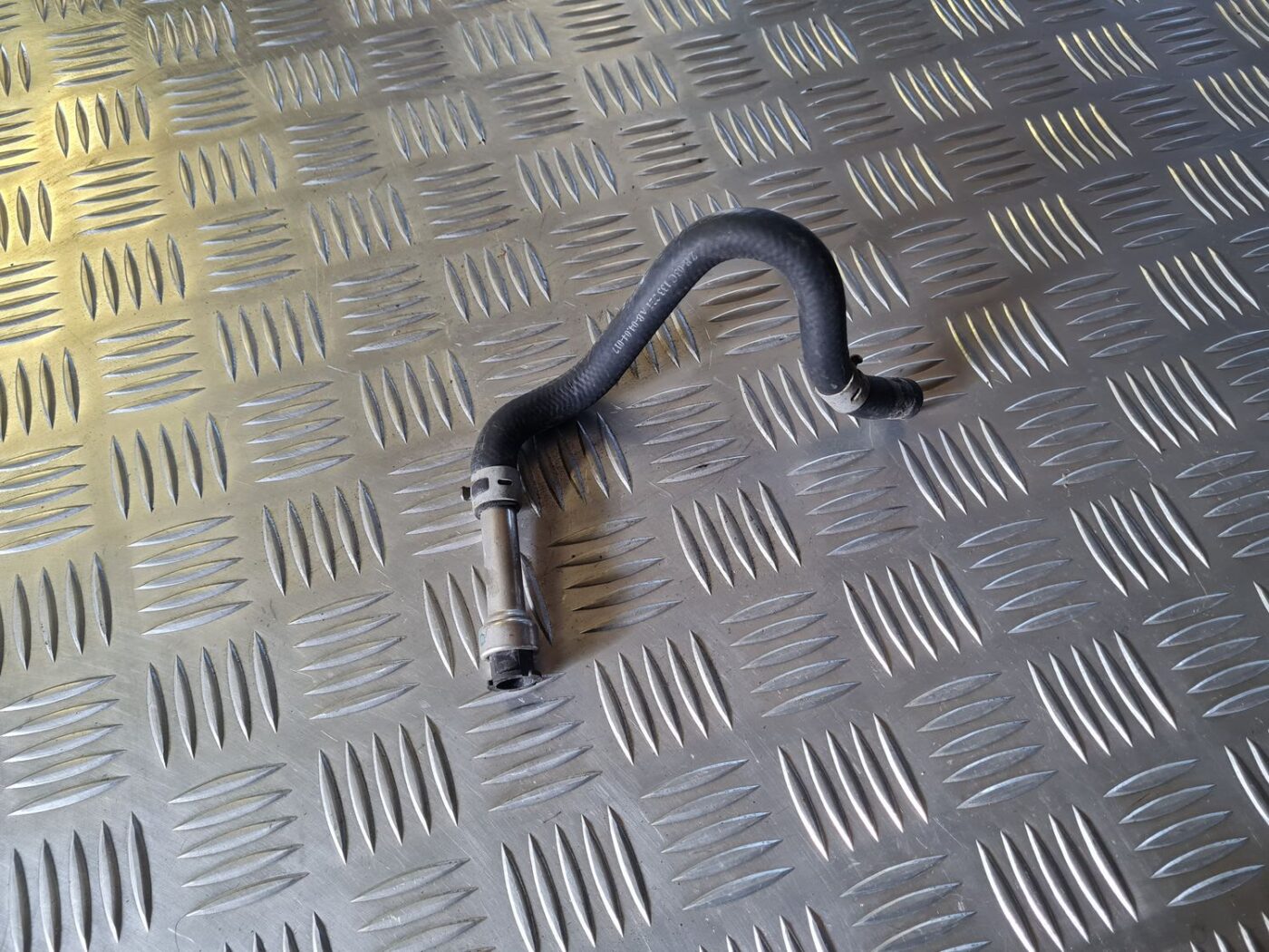 Degvielas caurule priekš VW GOLF 5 2004 1 Degvielas caurule priekš VW GOLF 5 2004