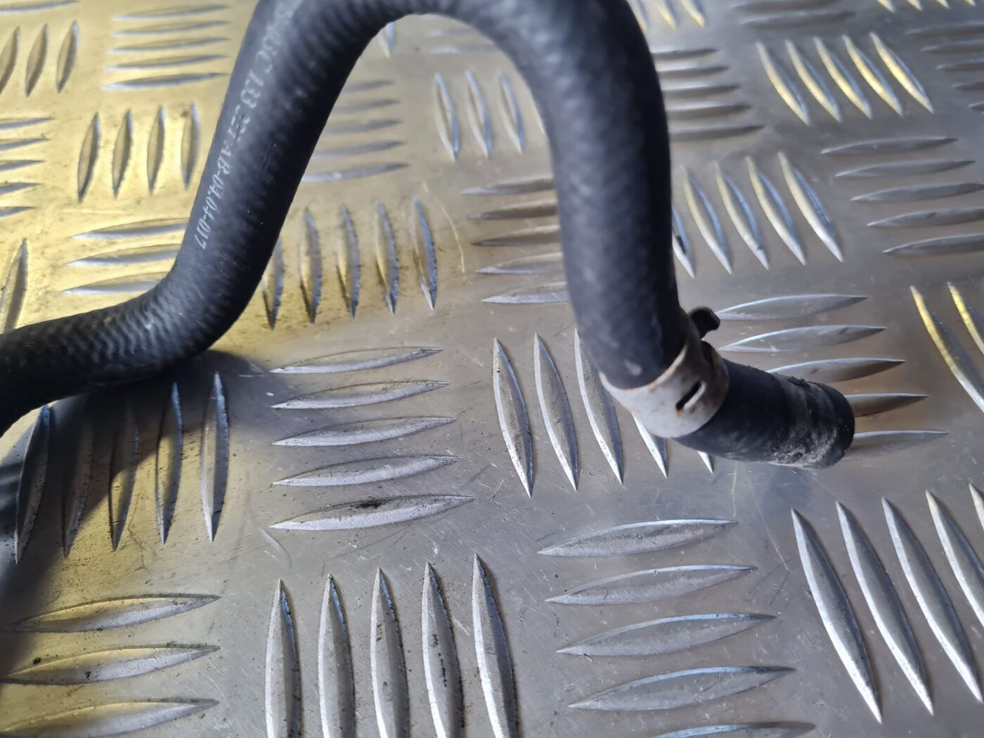 Degvielas caurule priekš VW GOLF 5 2004 4 Degvielas caurule priekš VW GOLF 5 2004