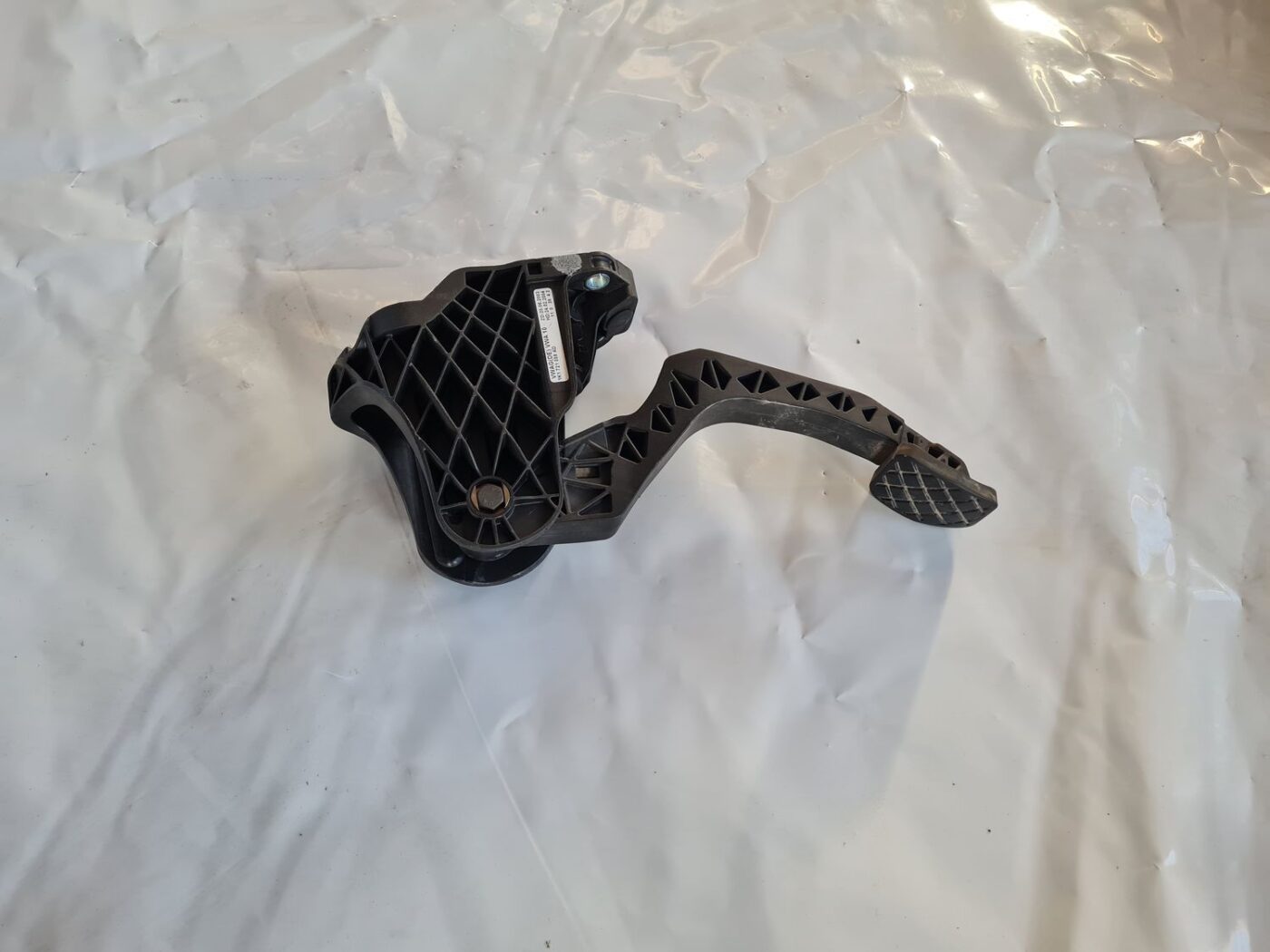 Sajūga pedālis priekš VW GOLF 5 2004