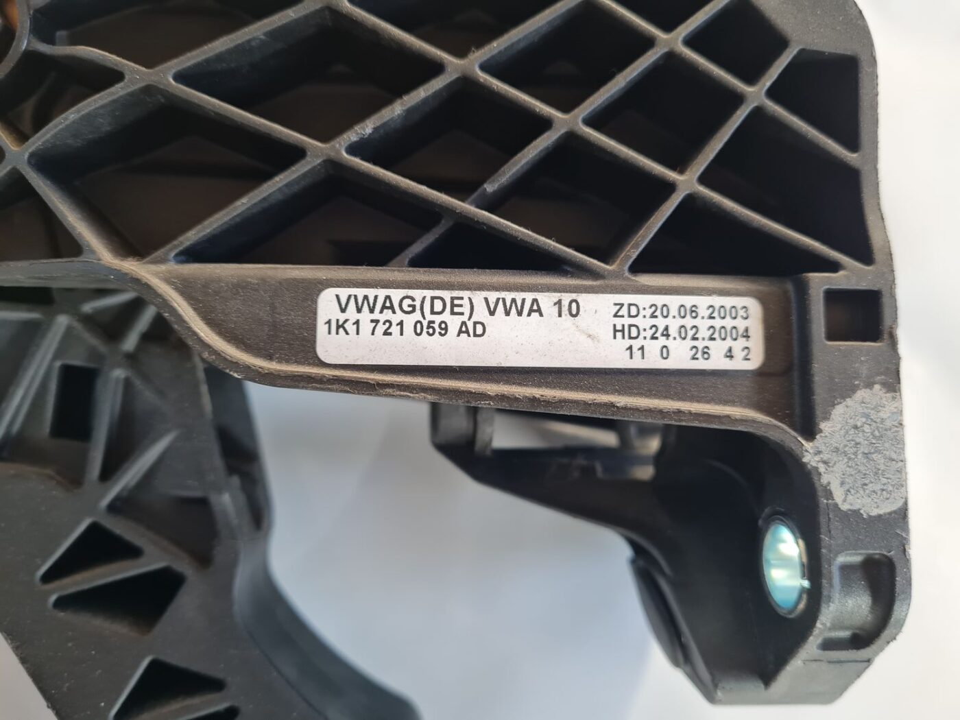 Sajūga pedālis priekš VW GOLF 5 2004