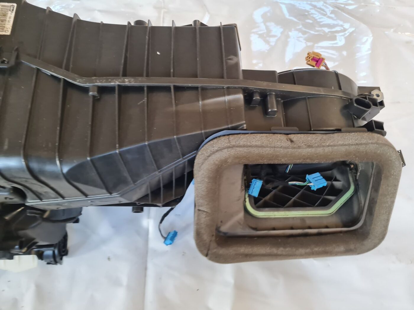 Salona sildītājs priekš VW GOLF 5 2004 10 Salona sildītājs priekš VW GOLF 5 2004