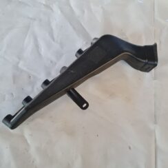 Salona gaisa vads priekš VW GOLF 5 2004