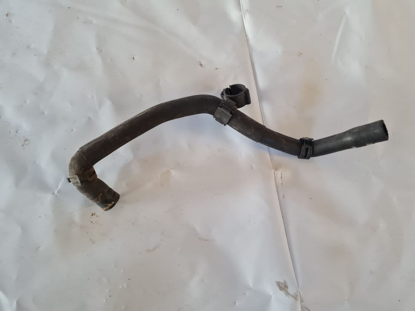 Dzesēšanas caurule priekš VW GOLF 5 2004 1 Dzesēšanas caurule priekš VW GOLF 5 2004