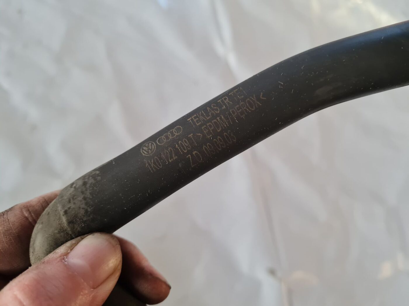 Dzesēšanas caurule priekš VW GOLF 5 2004 2 Dzesēšanas caurule priekš VW GOLF 5 2004