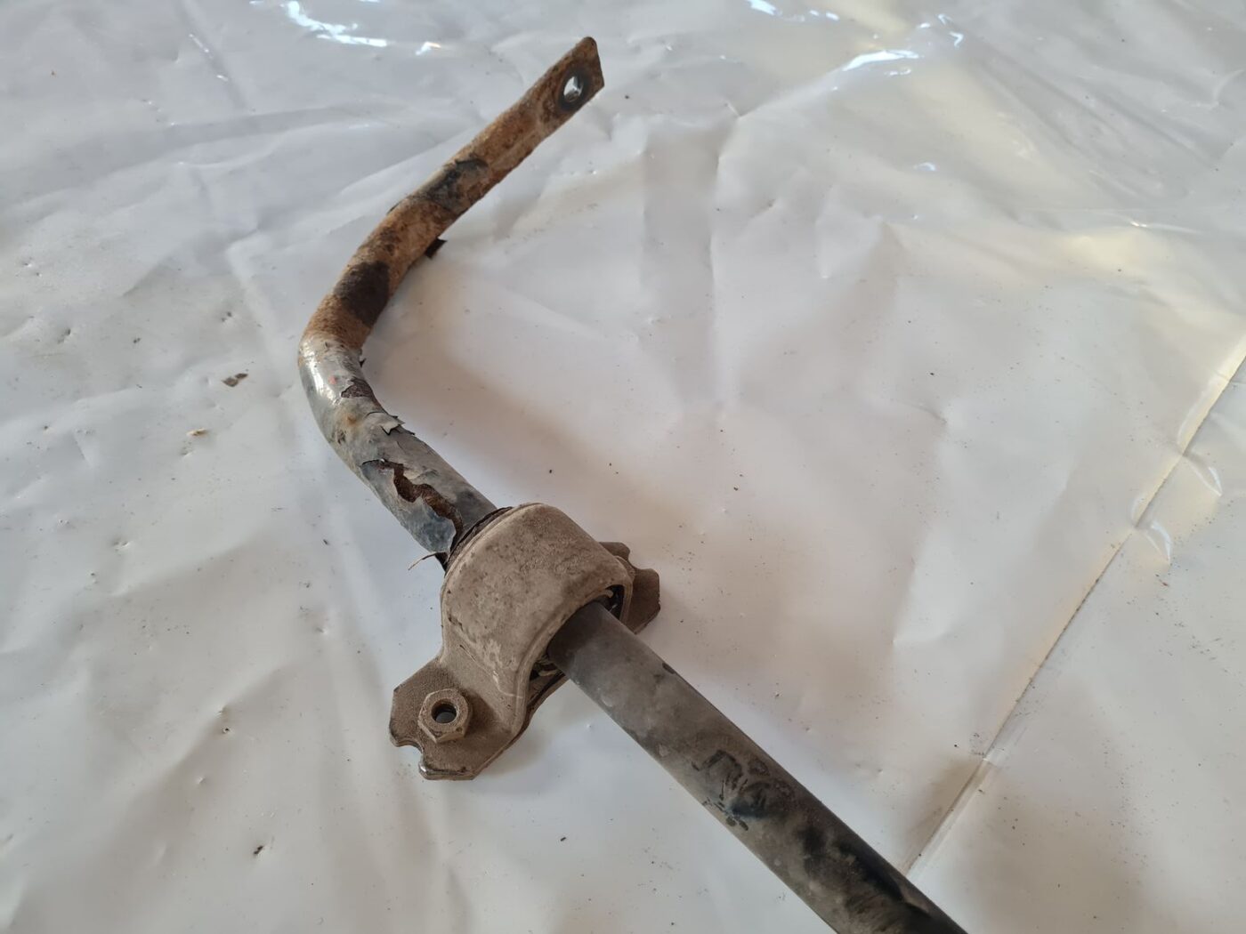 Priekšējais stabilizators priekš VW GOLF 5 2004 3 Priekšējais stabilizators priekš VW GOLF 5 2004