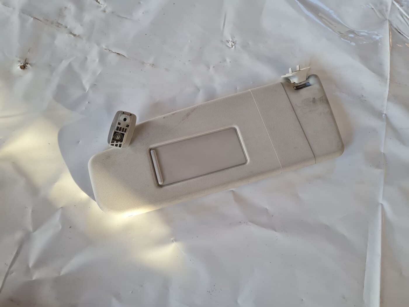 Saules aizsargs priekš VW GOLF 5 2004 1 Saules aizsargs priekš VW GOLF 5 2004