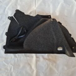 Bagāžnieka nodalījuma sānu apdare priekš VW GOLF 5 2004