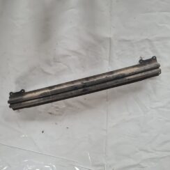 Aizmugurējā bufera pastiprinātājs priekš VW GOLF 5 2004