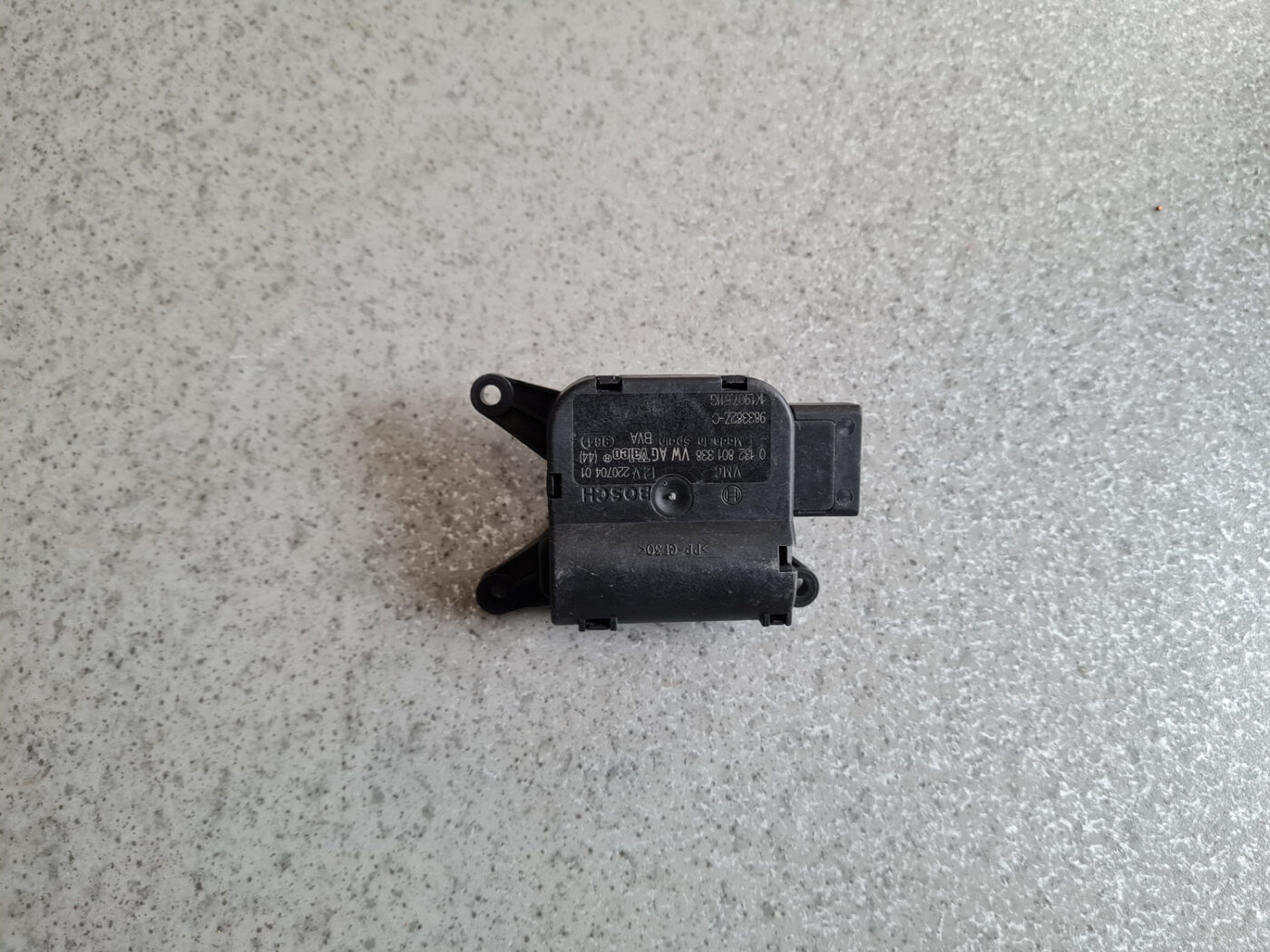 Apsildes sistēmas aktuators priekš VW GOLF 5 2004