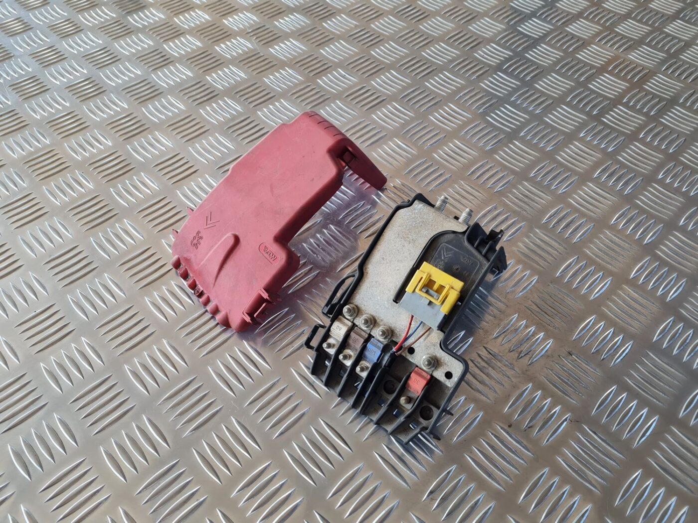 Akumulatora vadības bloks priekš CITROEN BERLINGO 2014 4 Akumulatora vadības bloks priekš CITROEN BERLINGO 2014