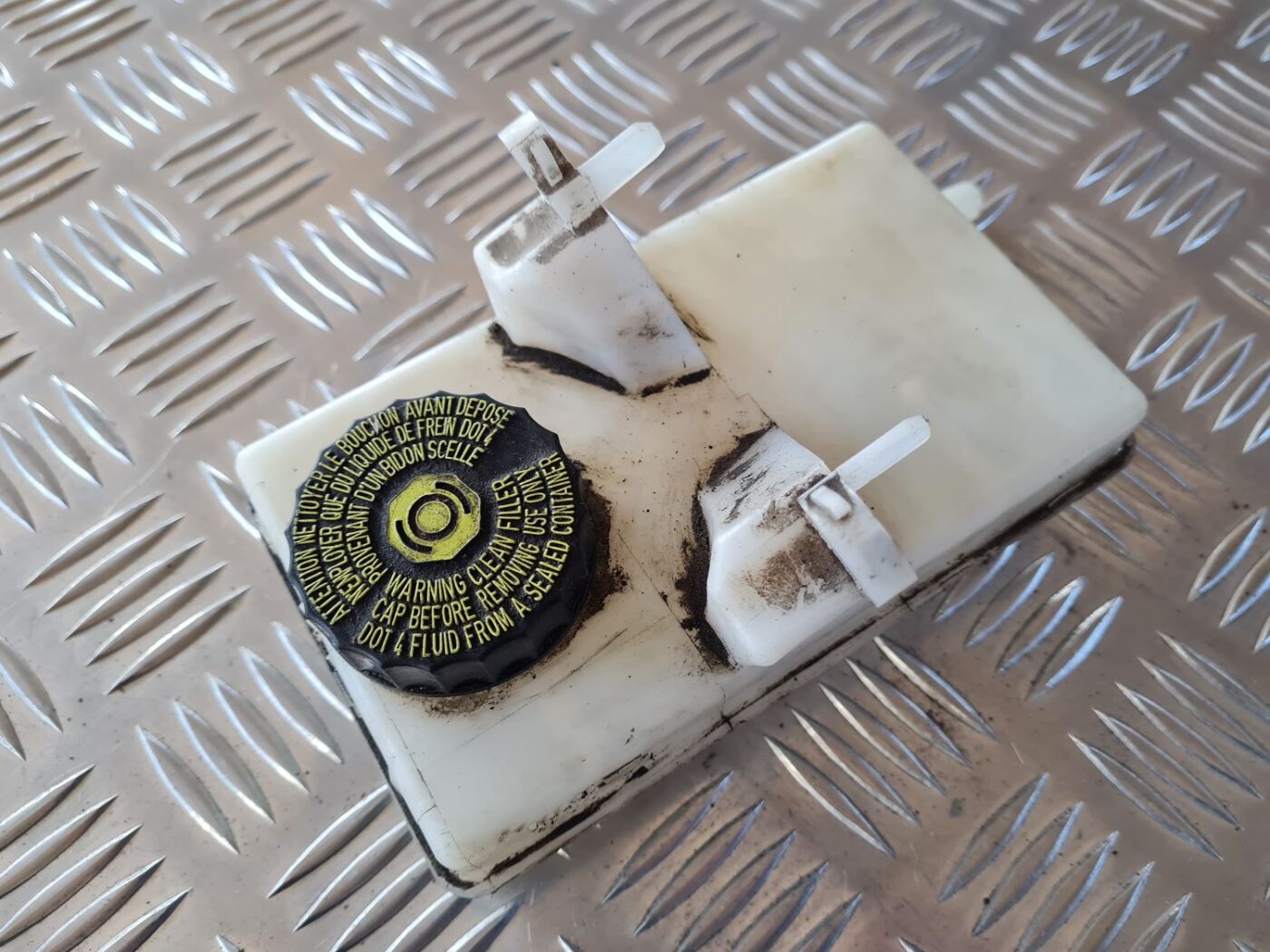 Bremžu šķidruma tvertne priekš CITROEN BERLINGO 2014 2 Bremžu šķidruma tvertne priekš CITROEN BERLINGO 2014