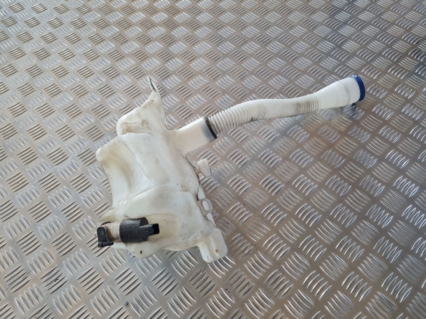 Mazgātāja šķidruma tvertne priekš CITROEN BERLINGO 2014