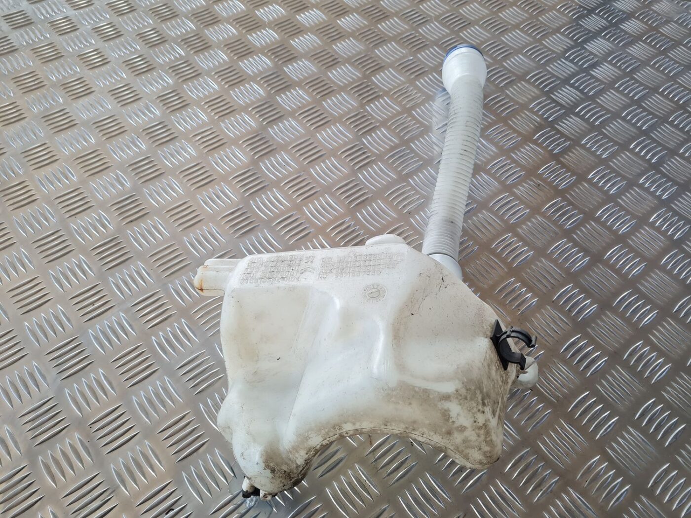 Mazgātāja šķidruma tvertne priekš CITROEN BERLINGO 2014