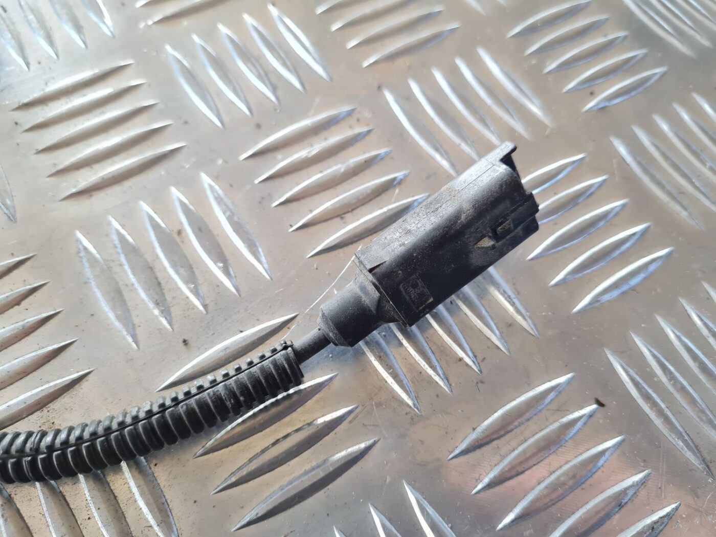 Kloķvārpstas devējs priekš CITROEN BERLINGO 2014