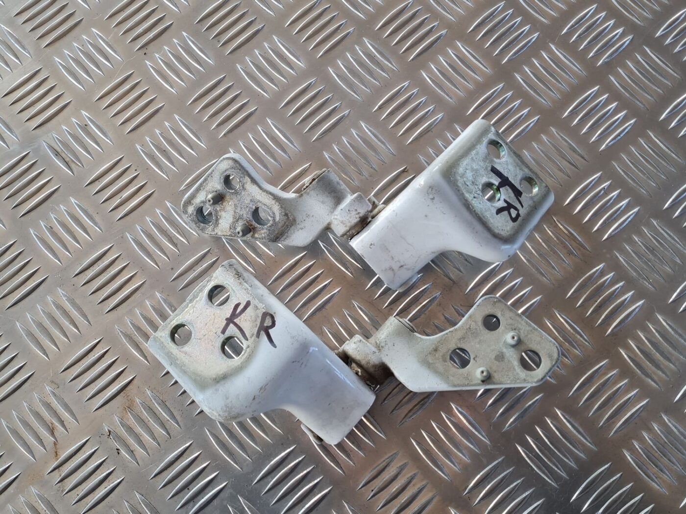 Durvju eņģe priekš CITROEN BERLINGO 2014 2 Durvju eņģe priekš CITROEN BERLINGO 2014