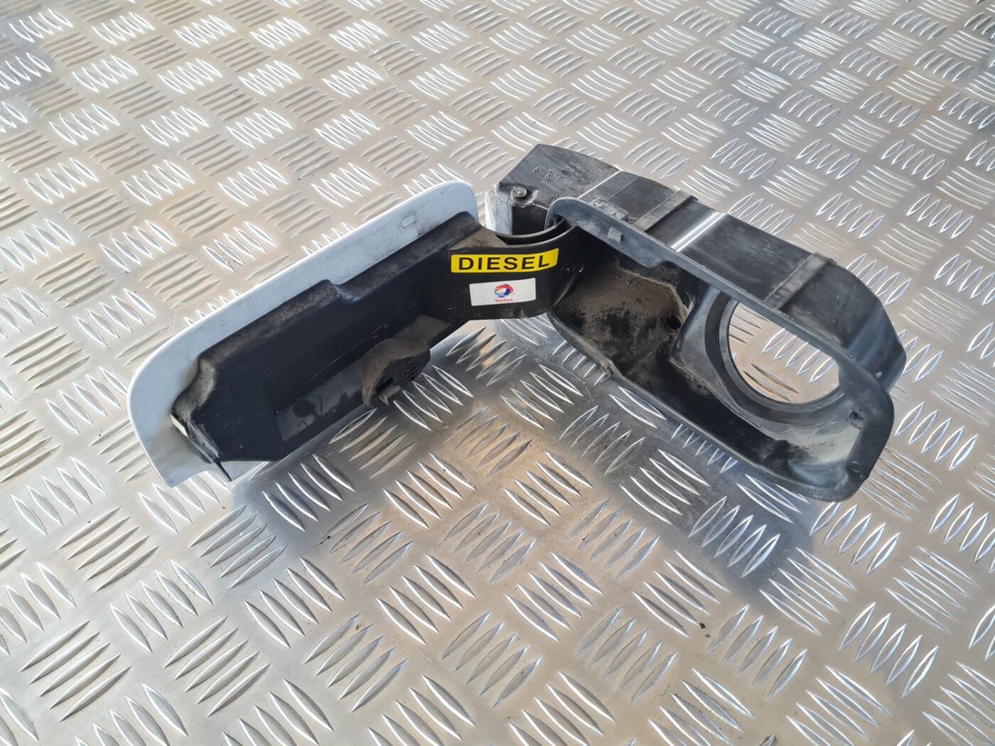 Degvielas tvertnes vāks priekš CITROEN BERLINGO 2014