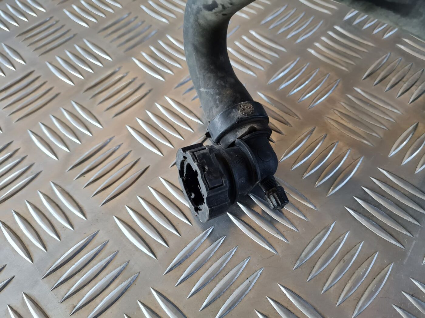 Dzesēšanas caurule priekš CITROEN BERLINGO 2014