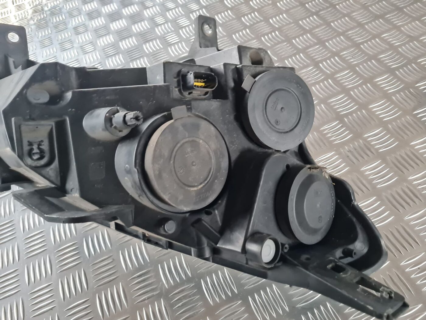 Priekšējais kreisais lukturis priekš CITROEN BERLINGO 2014