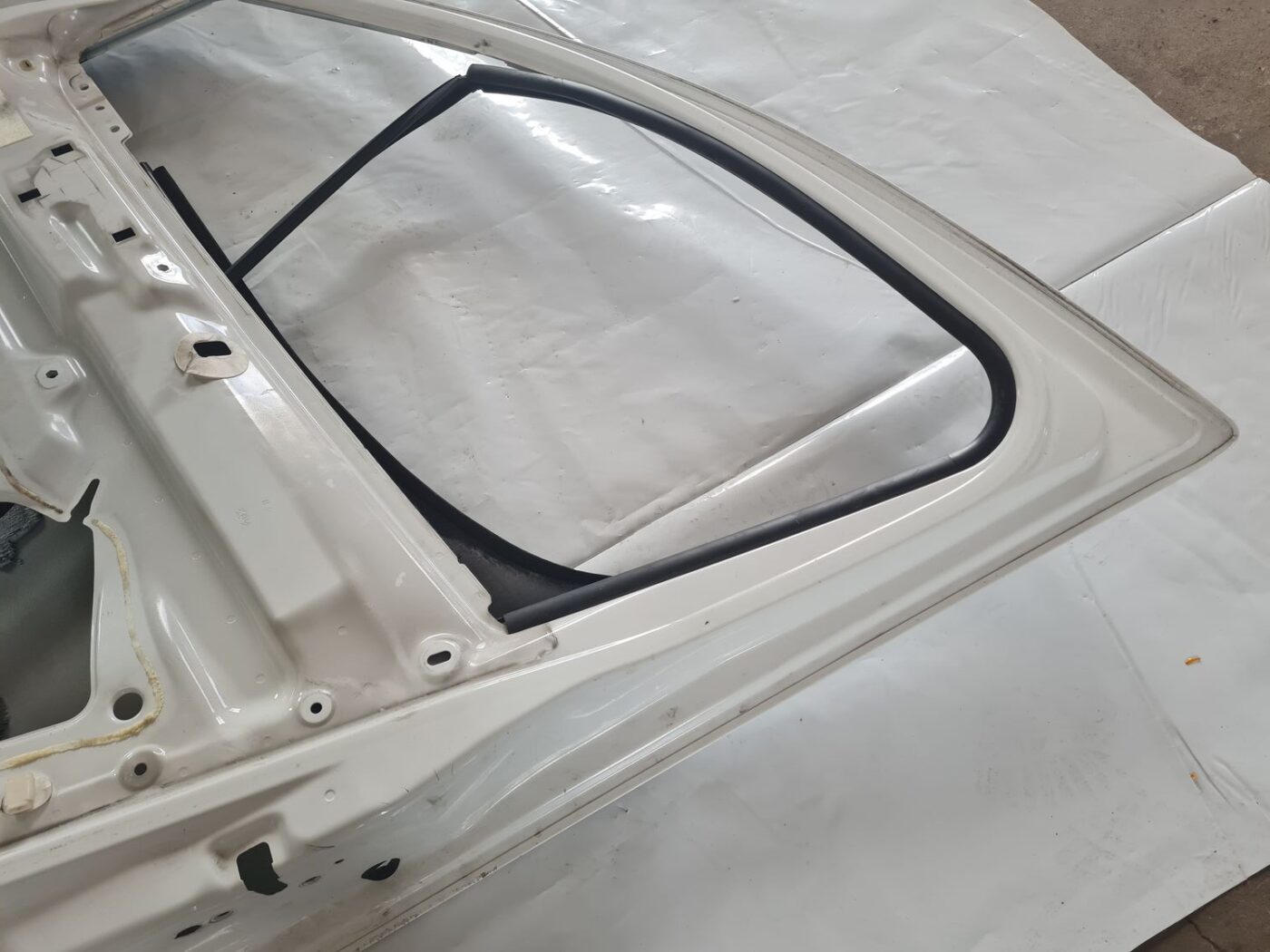 Priekšējās labās durvis priekš CITROEN BERLINGO 2014 4 Priekšējās labās durvis priekš CITROEN BERLINGO 2014