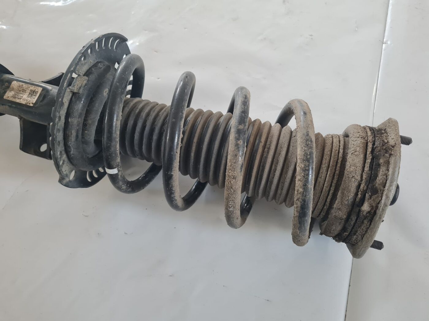 Priekšējais amortizators priekš VW CRAFTER 2018