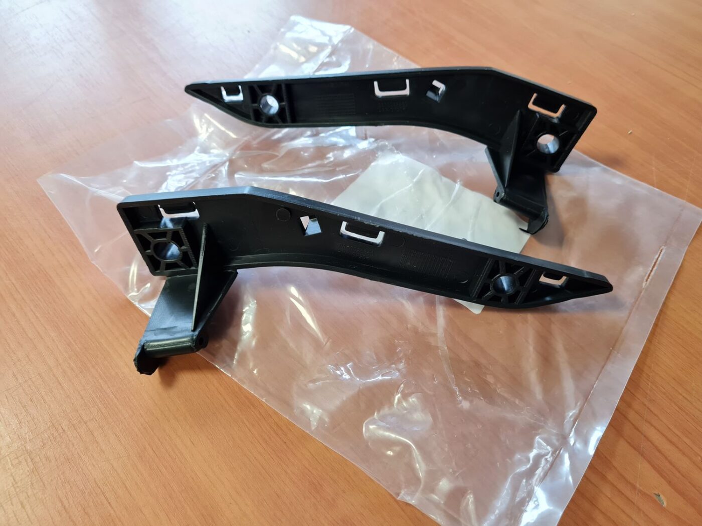 Priekšēja bufera kronšteins priekš Peugeot 2008 2013-2016 7 Priekšēja bufera kronšteins priekš Peugeot 2008 2013-2016