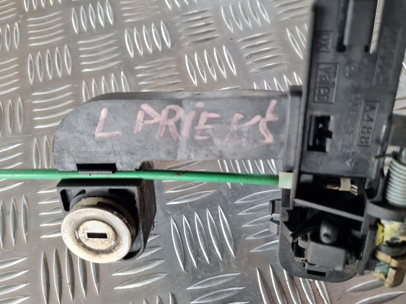 Priekšējāis kreisais durvju rokturis priekš FIAT STILO 2003