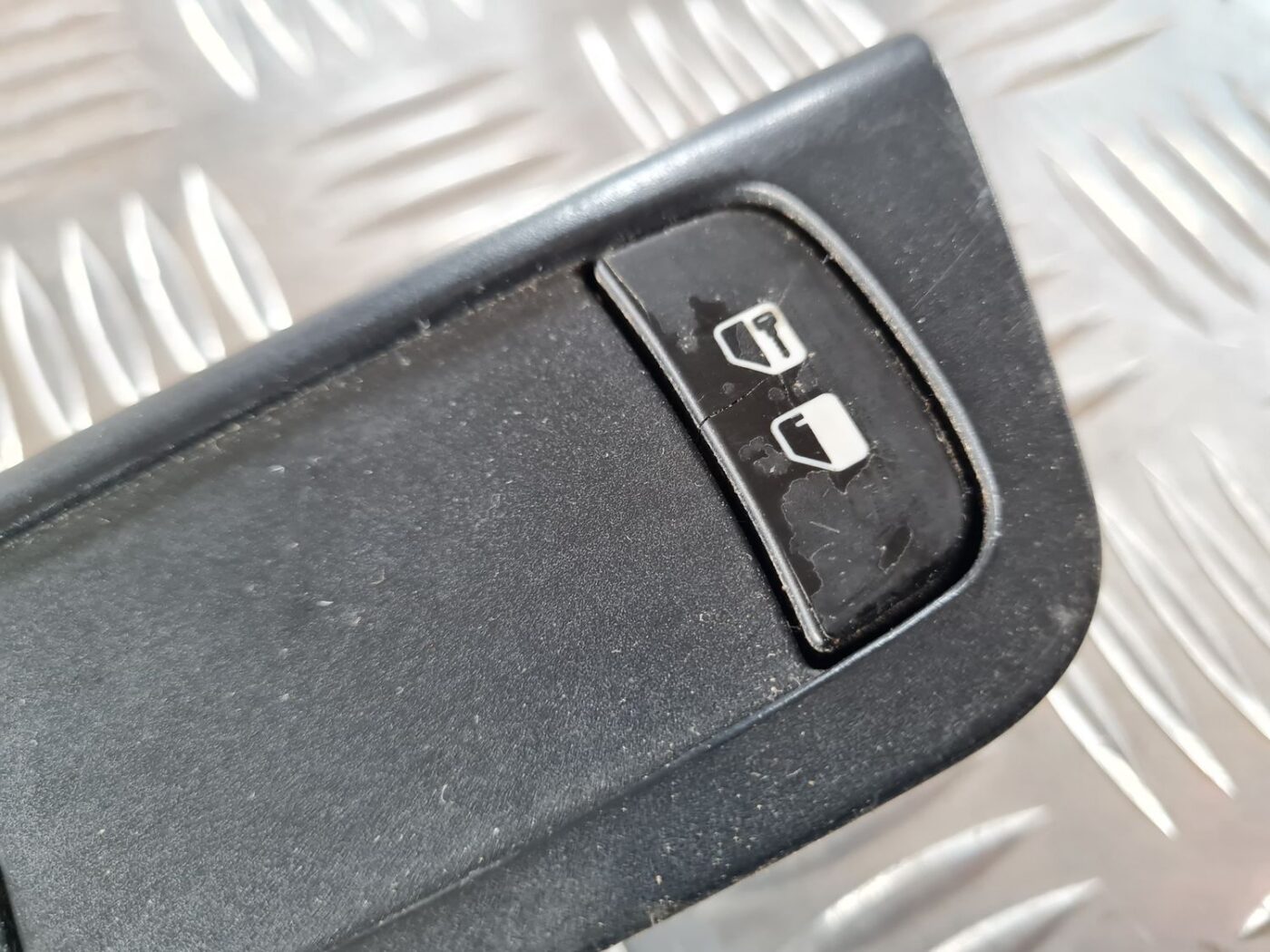 Šofera durvju slēdža pogas priekš FIAT STILO 2003 5 Šofera durvju slēdža pogas priekš FIAT STILO 2003