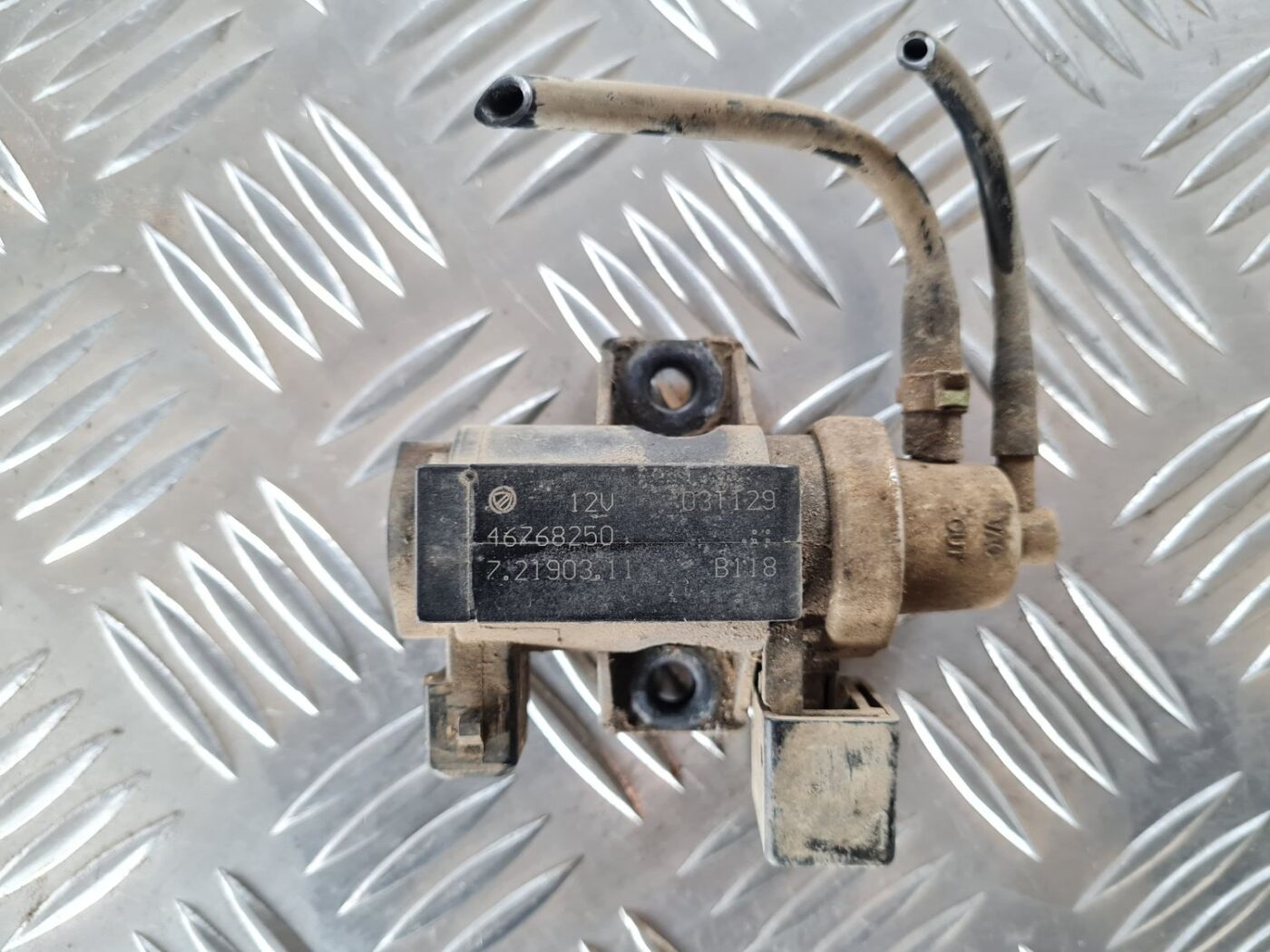 Solenoīda vakuuma vārsts priekš FIAT STILO 2003 2 Solenoīda vakuuma vārsts priekš FIAT STILO 2003