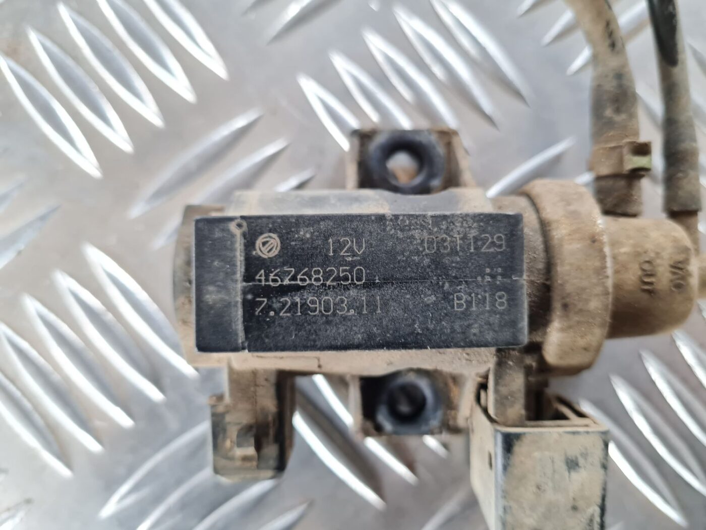 Solenoīda vakuuma vārsts priekš FIAT STILO 2003 4 Solenoīda vakuuma vārsts priekš FIAT STILO 2003