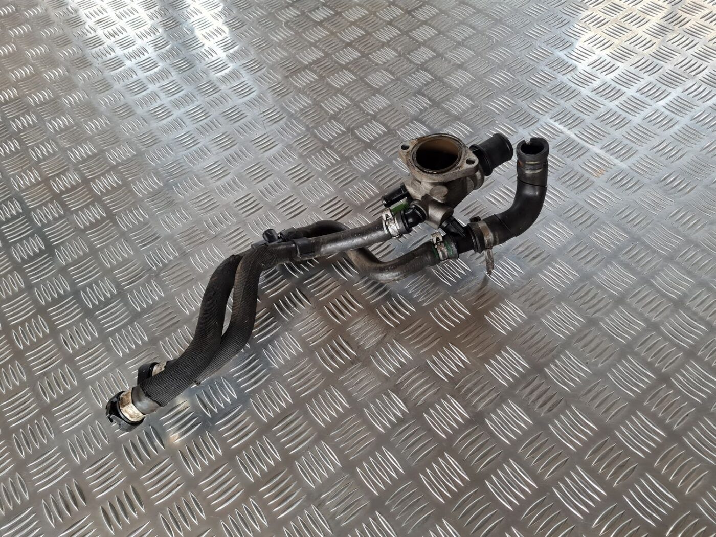 Termostata korpuss priekš FIAT STILO 2003 1 Termostata korpuss priekš FIAT STILO 2003