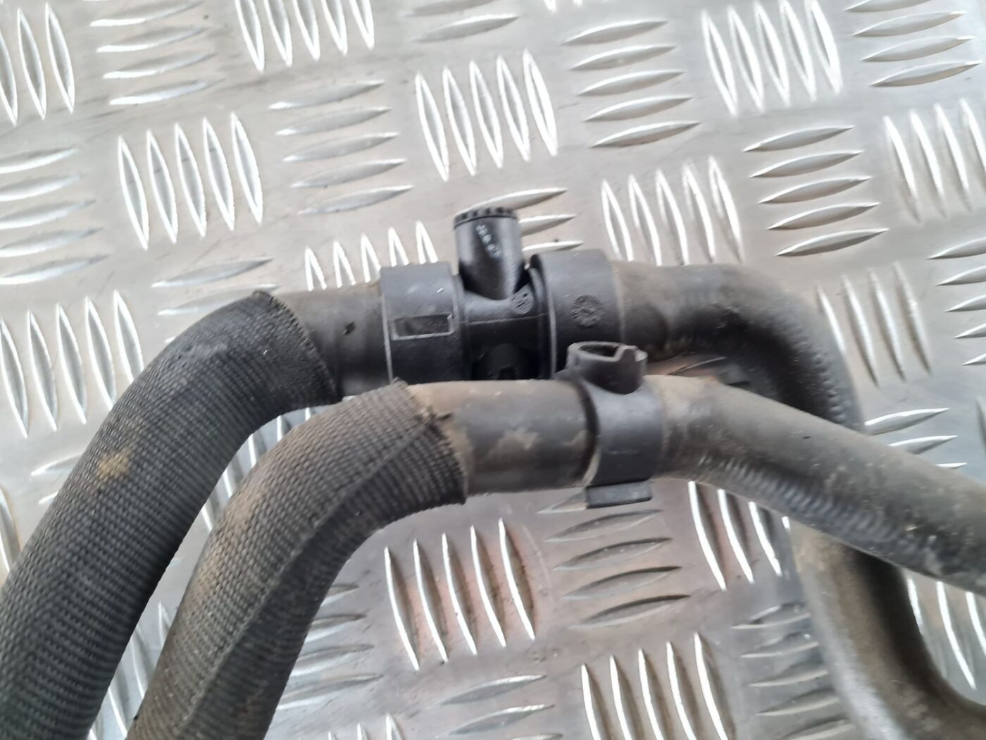 Termostata korpuss priekš FIAT STILO 2003 9 Termostata korpuss priekš FIAT STILO 2003