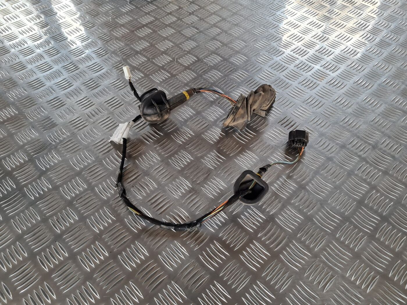 Durvju vadi priekš FIAT STILO 2003