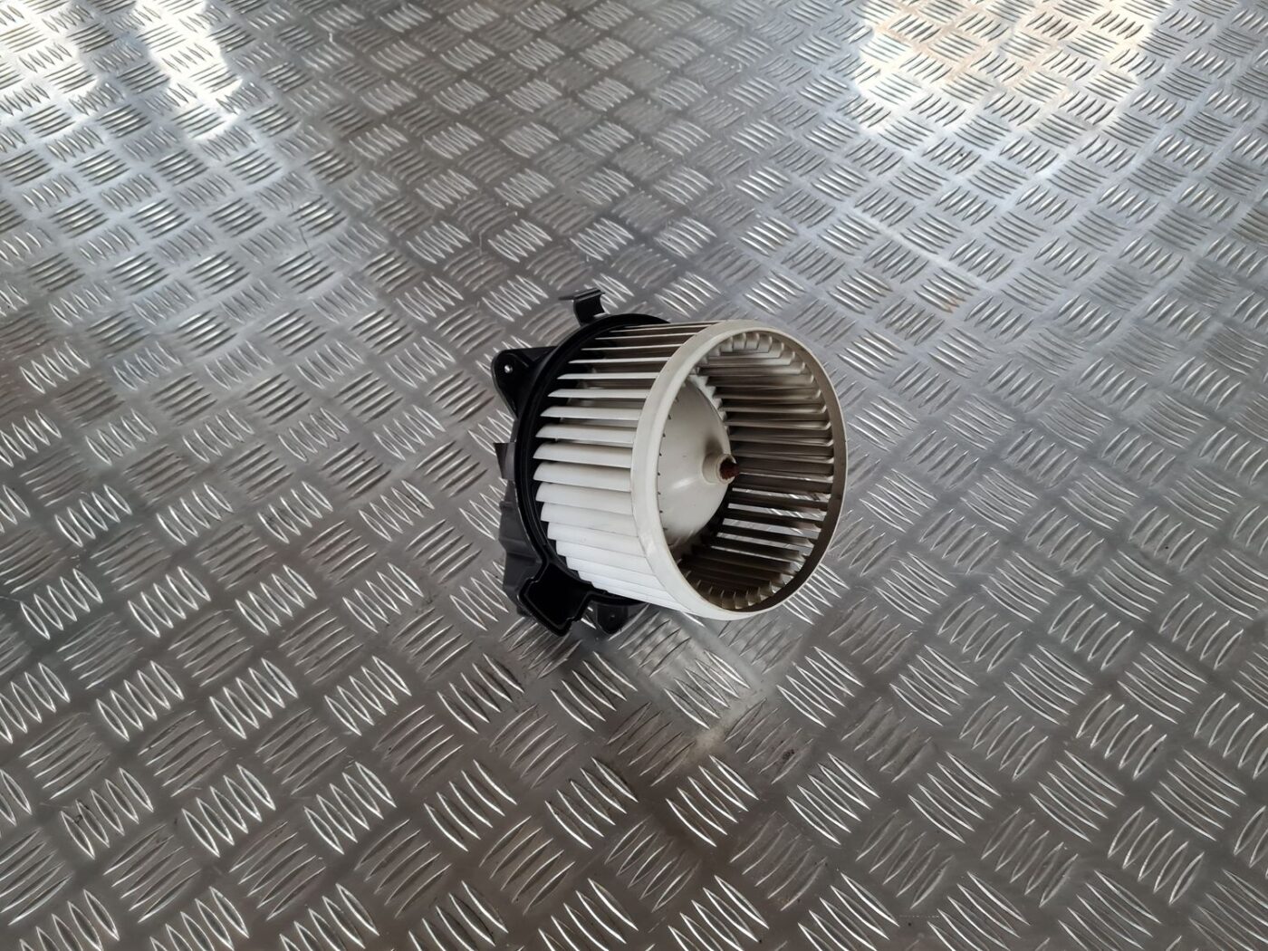 Salona ventilators priekš FIAT STILO 2003