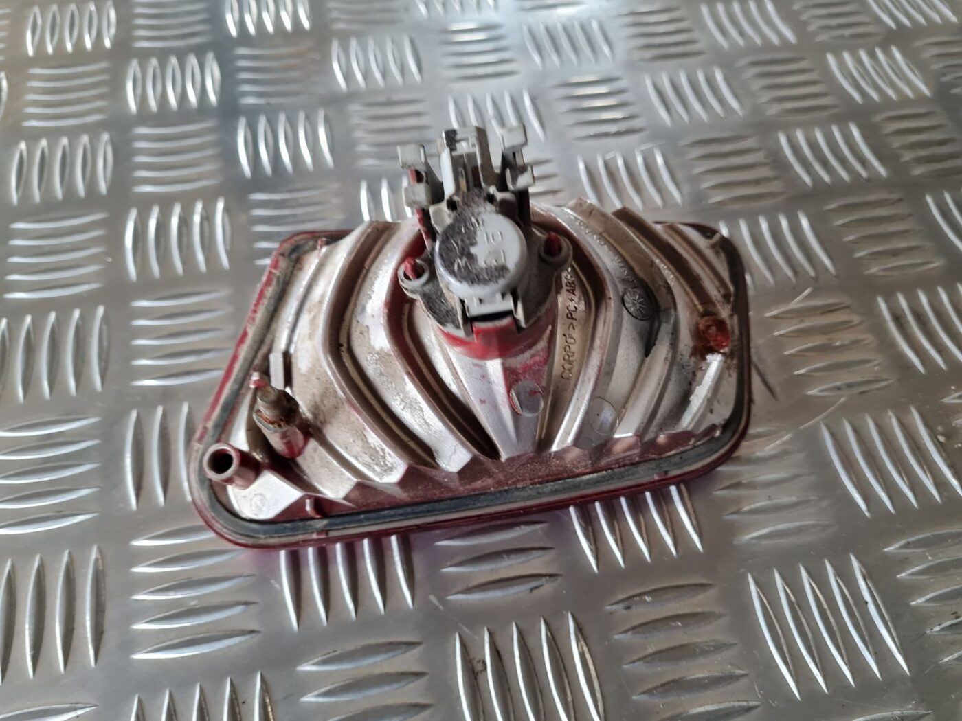 Bagāžnieka vāka labais lukturis priekš FIAT STILO 2003