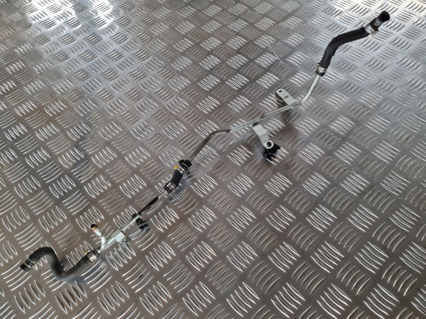 Dzesēšanas caurule priekš FIAT STILO 2003 2 Dzesēšanas caurule priekš FIAT STILO 2003