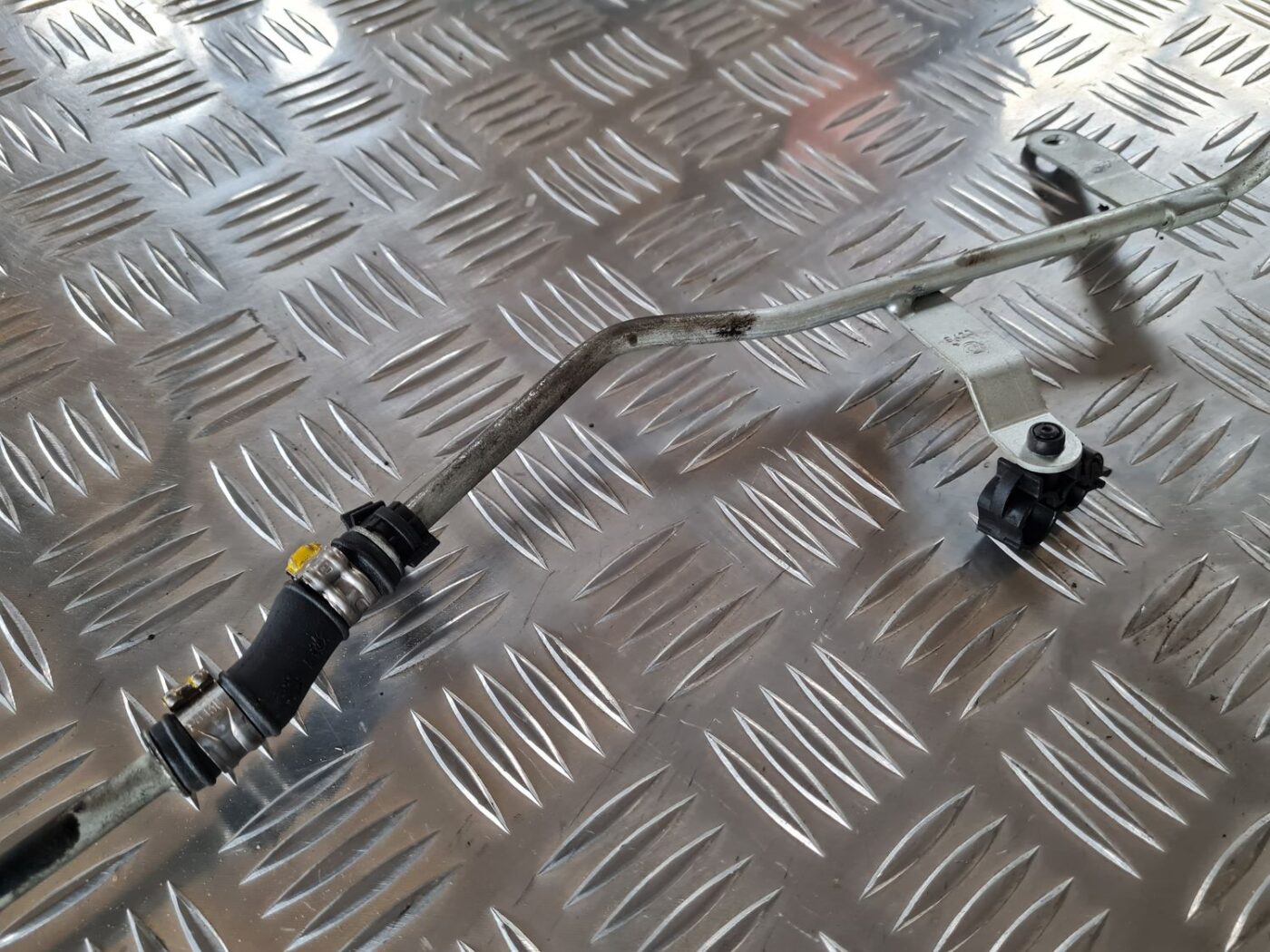 Dzesēšanas caurule priekš FIAT STILO 2003 4 Dzesēšanas caurule priekš FIAT STILO 2003