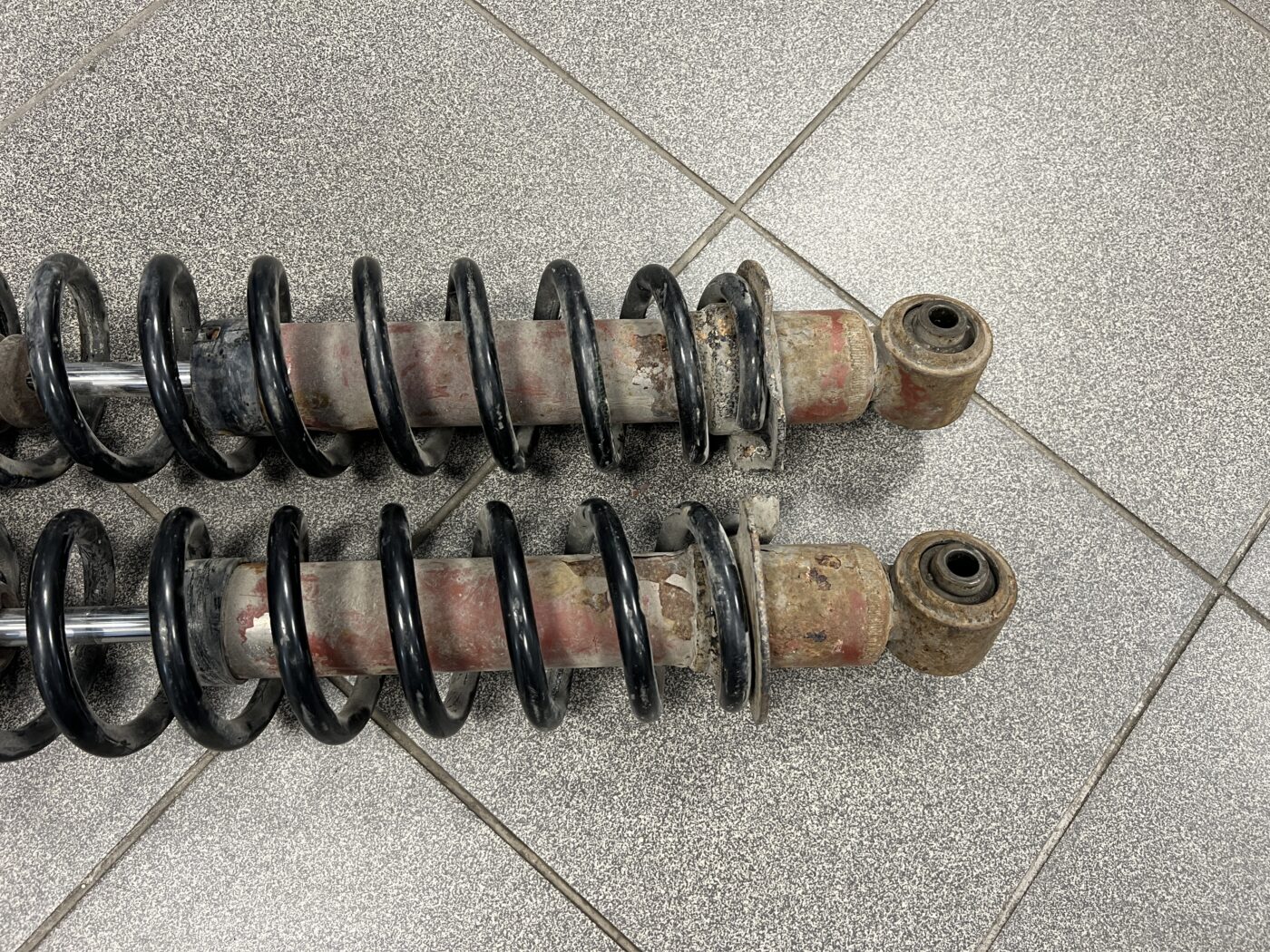 Aizmugurējais amortizators priekš AUDI A4 2000 AVANT