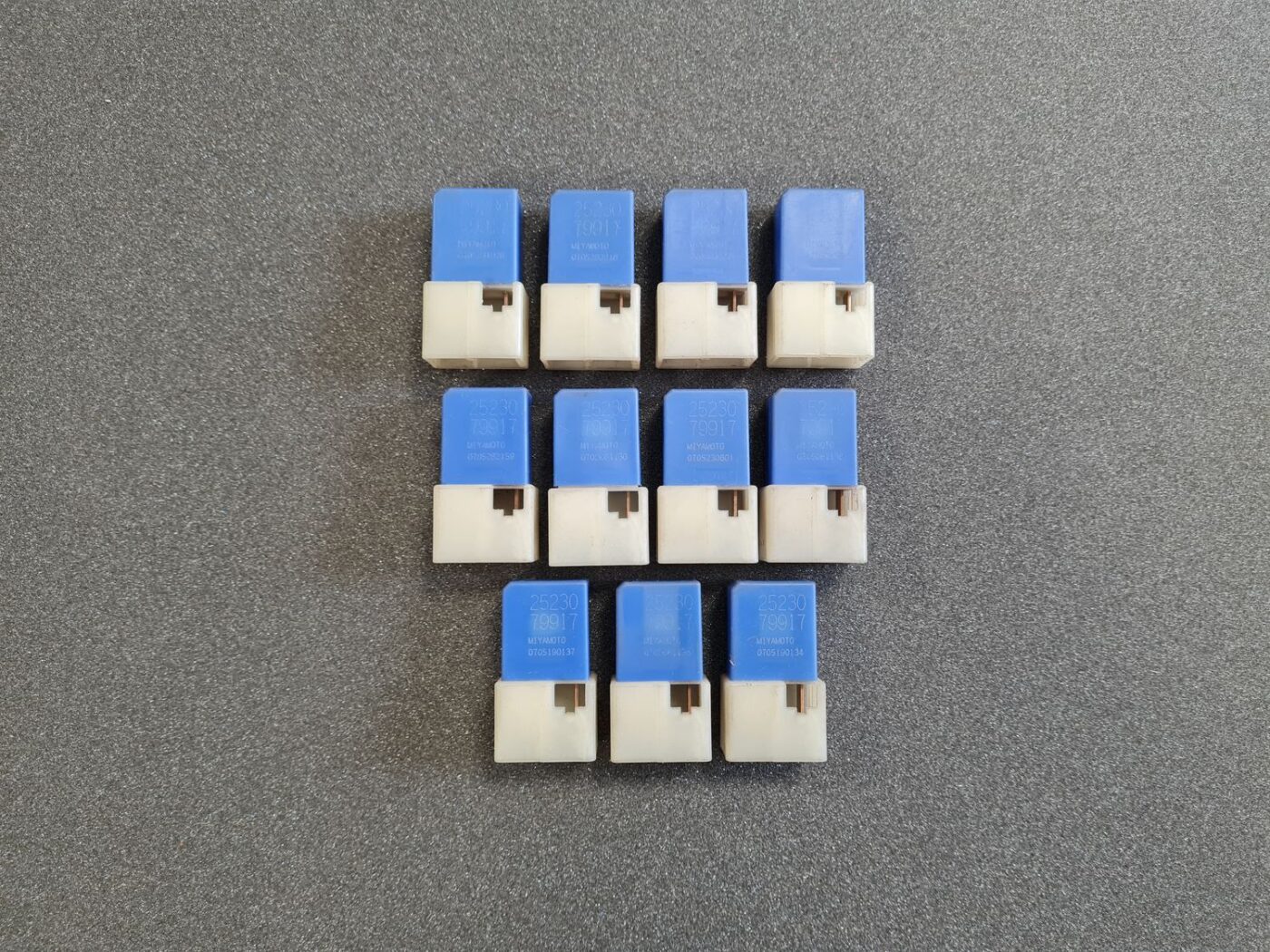 Drošinātāju releja priekš NISSAN 1 Drošinātāju releja priekš NISSAN