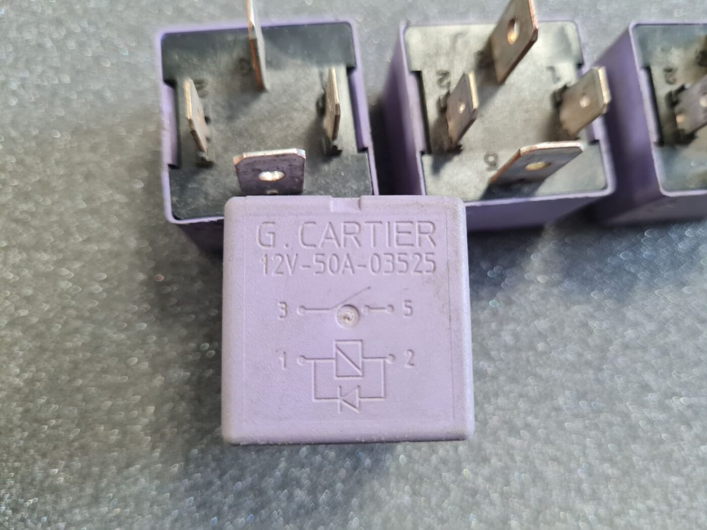 Drošinātāju releja priekš RENAULT 3 Drošinātāju releja priekš RENAULT