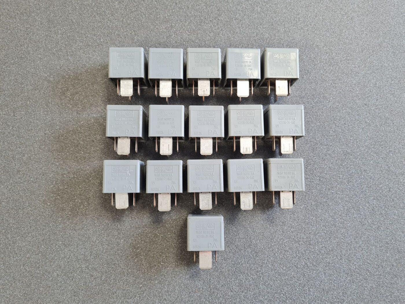 Drošinātāju releja priekš FORD 1 Drošinātāju releja priekš FORD