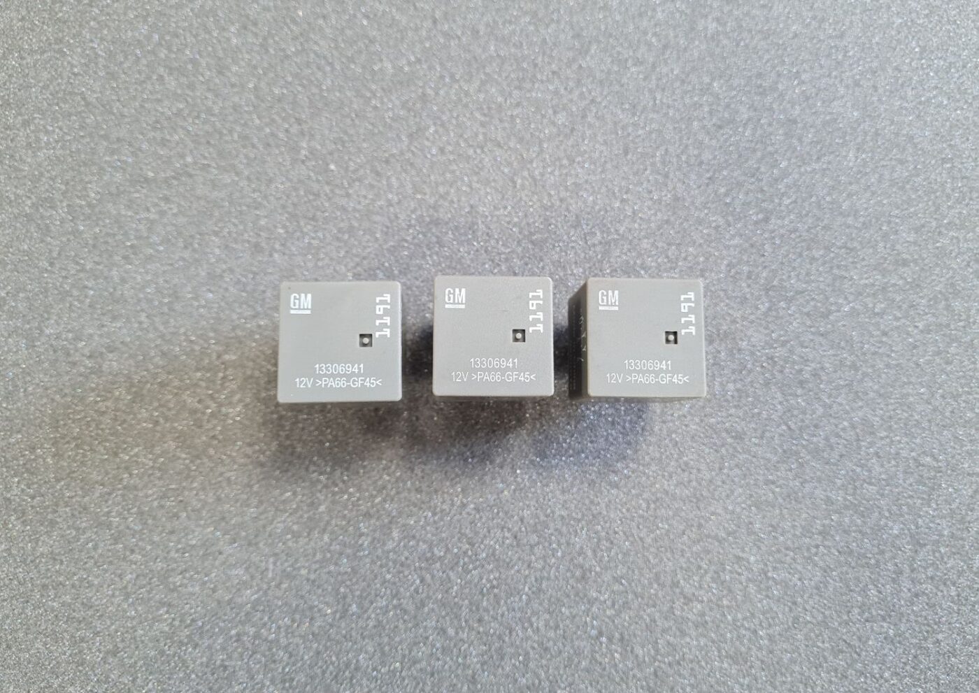 Drošinātāju releja priekš OPEL 1 Drošinātāju releja priekš OPEL